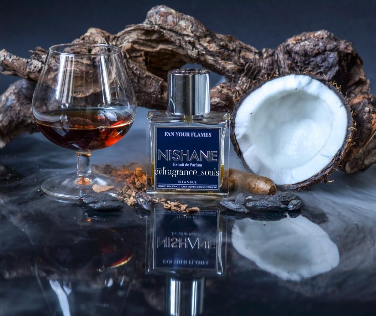 «Fan Your Flames» от Nishane. Шикарнейшее фото пользователя Fragrantica lorakiss.