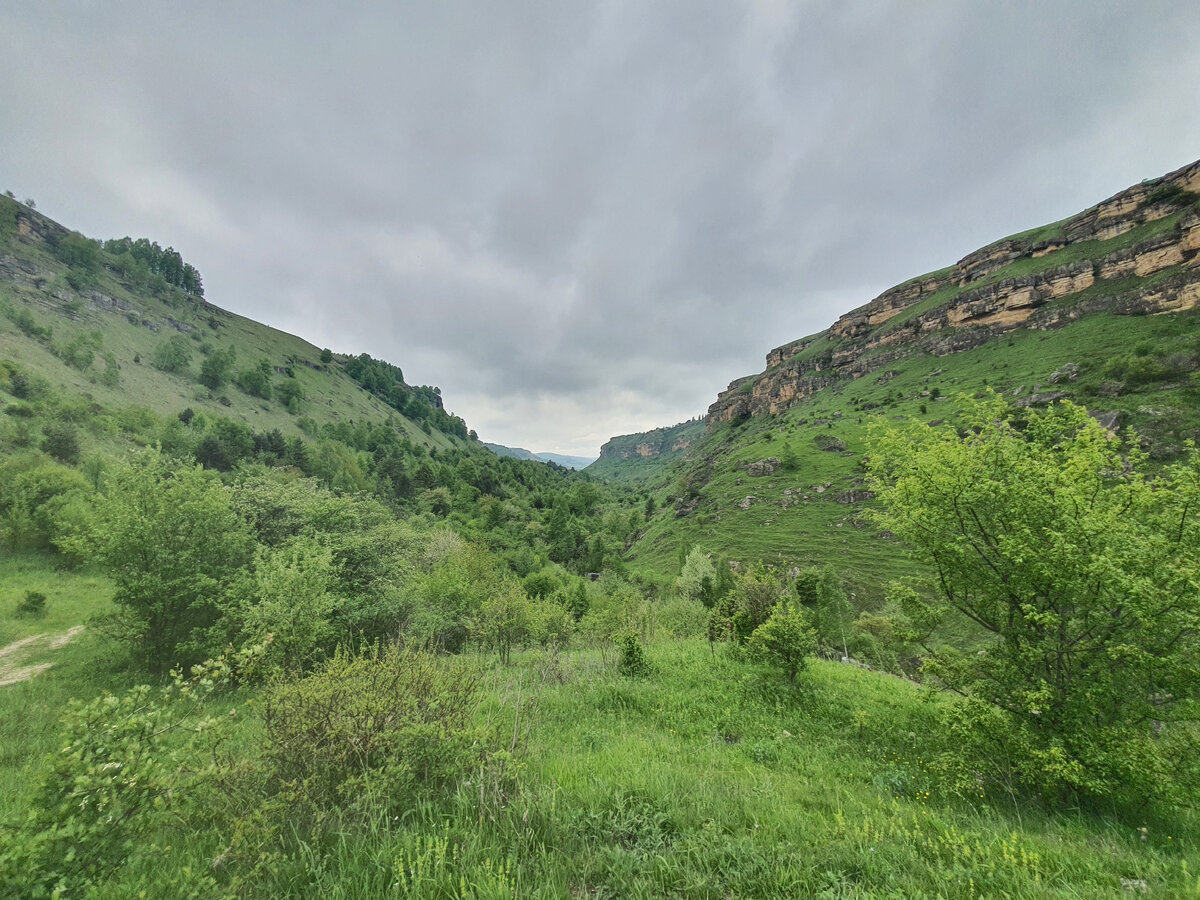 самарийское ущелье крит автодорога. юпшарский каньон каменный мешок в абхазии. каньон абхазия рица. теснина в дагестане карабахская. пещера лос-тайос.
