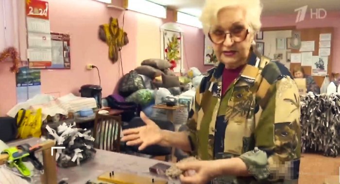 Председатель совета ТОС Галина Ткаченко рассказала о работе волонтеров. Кадр телепрограммы «Человек и закон».