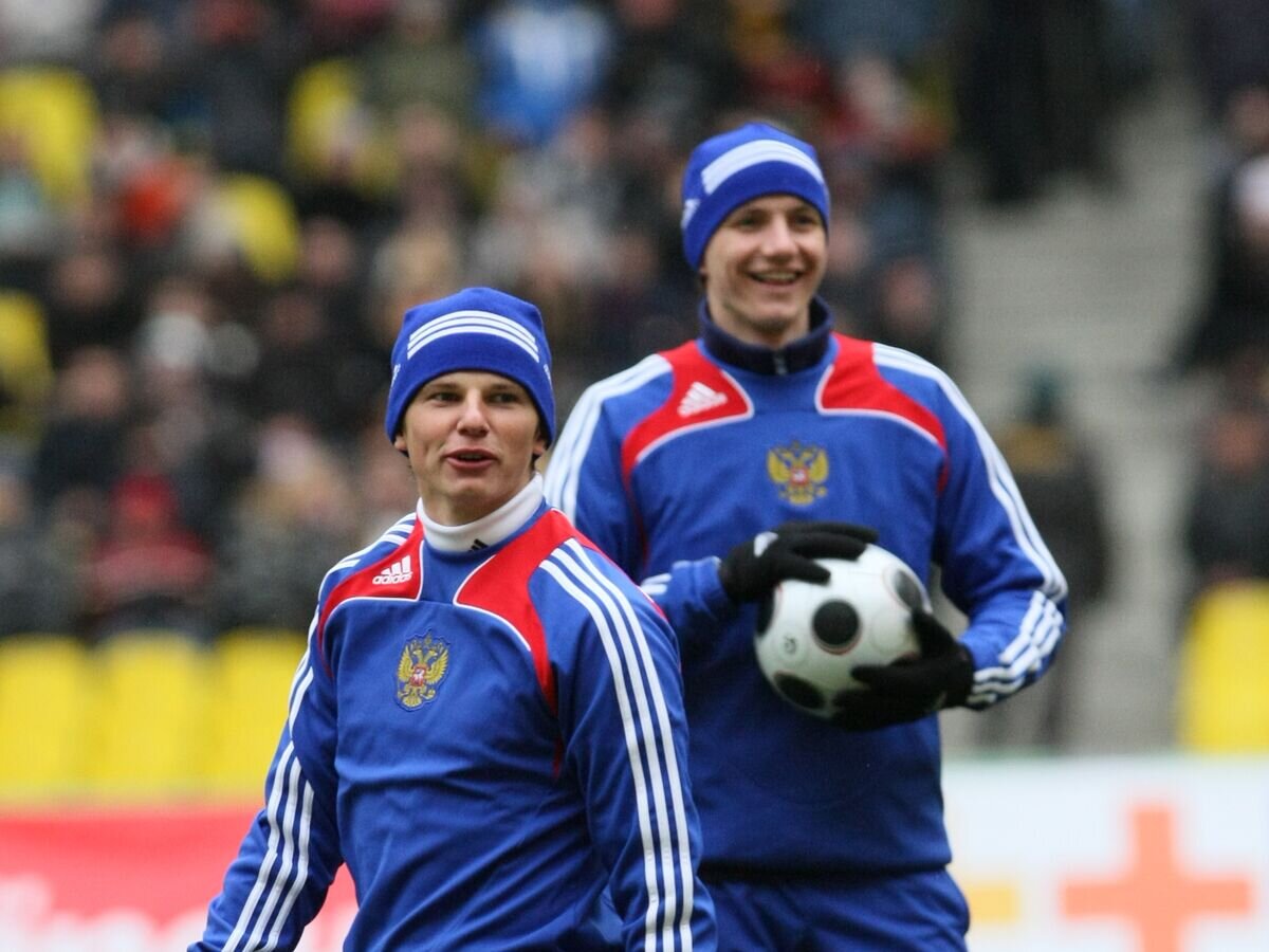    Футболисты сборной России Андрей Аршавин и Роман Павлюченко© РИА Новости / Владимир Федоренко