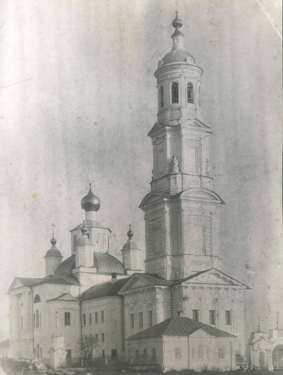 Спасо-Преображенский Собор в Темникове. 1900-е гг. Источник фото - Зараев Н. Н. Темников - земля Ушаковых: Фотографии из собрания краеведа Александра Чернухина. 2017. 