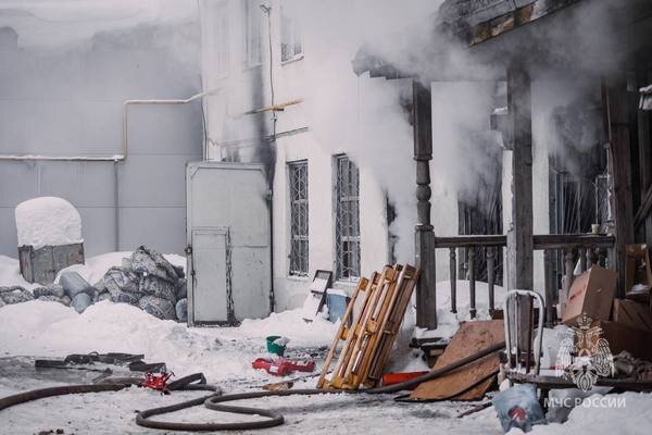     В Иванове случился пожар на складе с матрасами