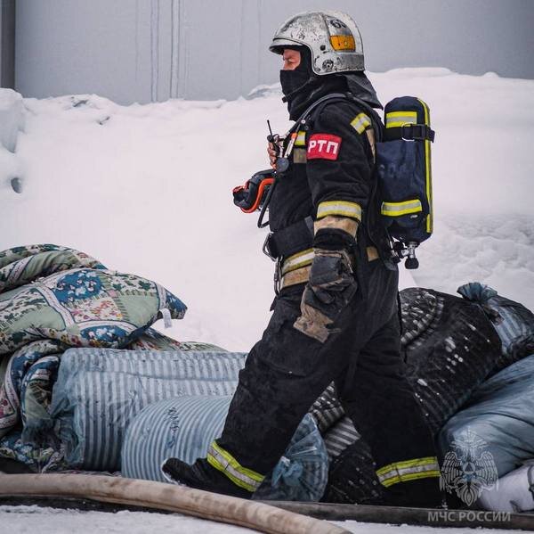     В Иванове случился пожар на складе с матрасами