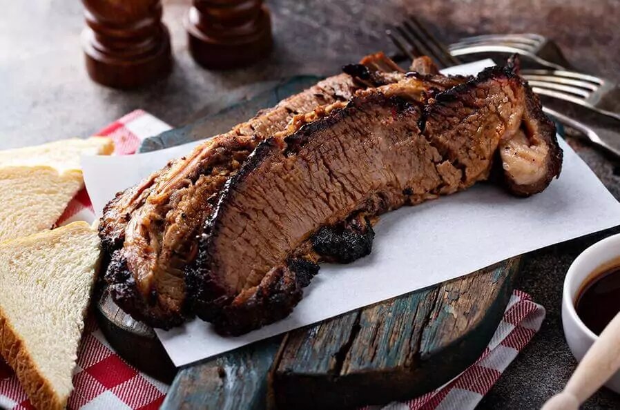 Копченая рыба в коптилке. Копченая рыба. Коптильня для рыбы холодного копчения. Какую рыбу коптят в коптильне. Коптильня для рыбы.