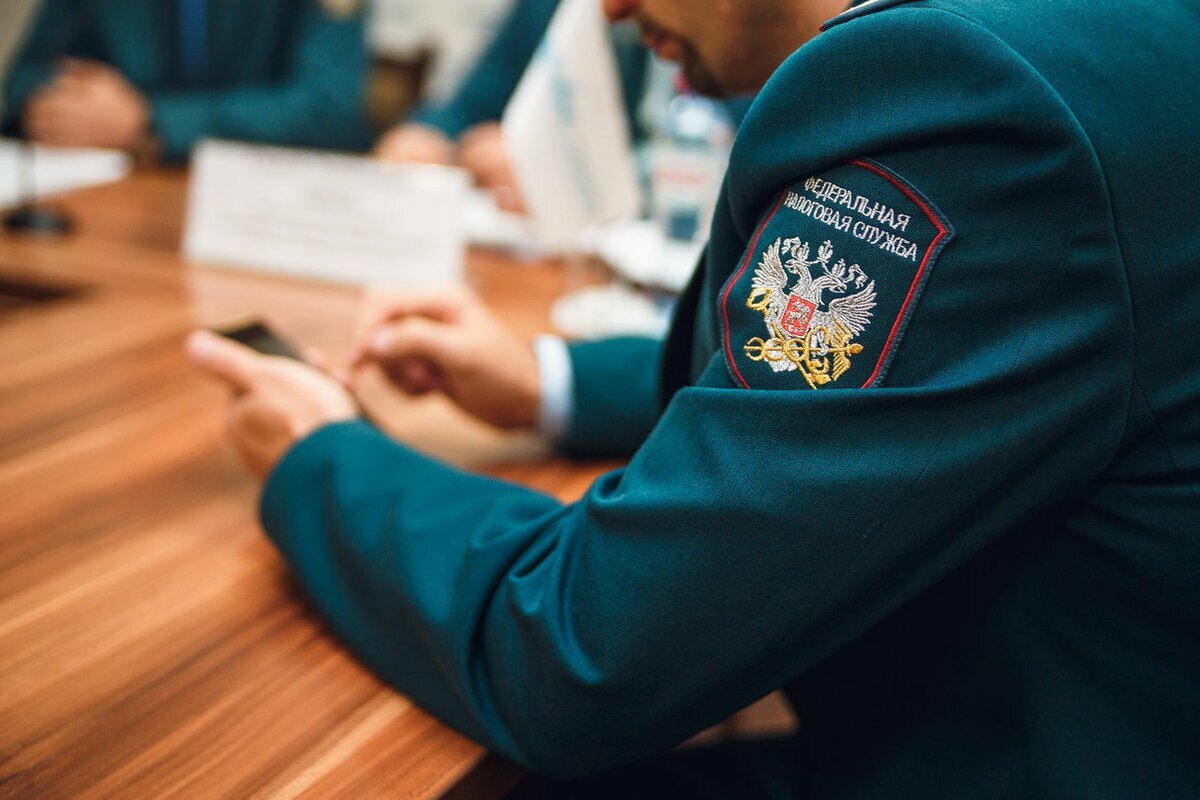 Крестьяне работавшие на мануфактуре в счёт уплаты податей. Мануфактуры в россии при петре 1. Крестьяне которые вместо уплаты подати. Крестьяне которые вместо уплаты подати. Крестьяне трудившиеся на фабриках.