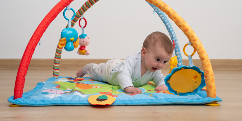 Как выбрать развивающий коврик для малыша?