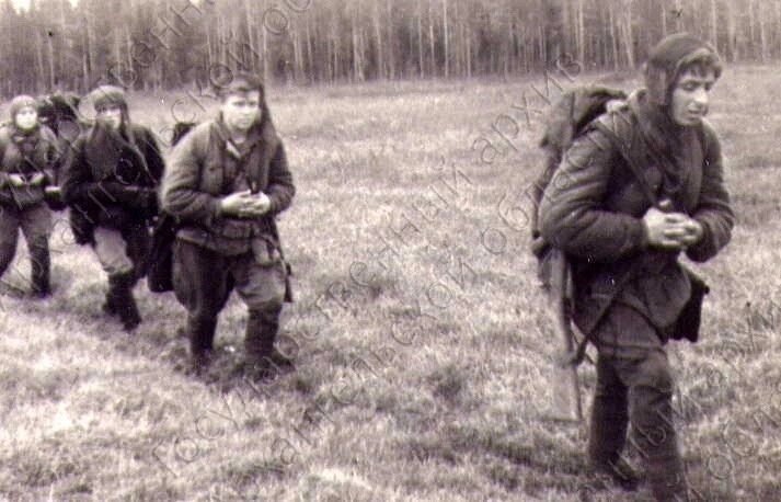 Бойцы отряда "Полярник" на марше