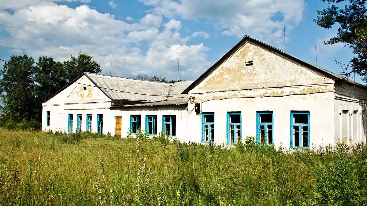 Заброшенная сельская школа. Фото: fotokto.ru