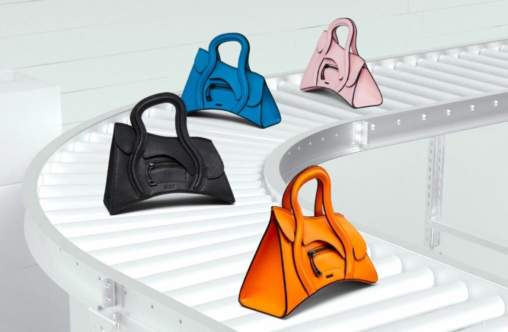       Сумка Global Supply Chain Telephone Фото: design boom / X (Twitter)