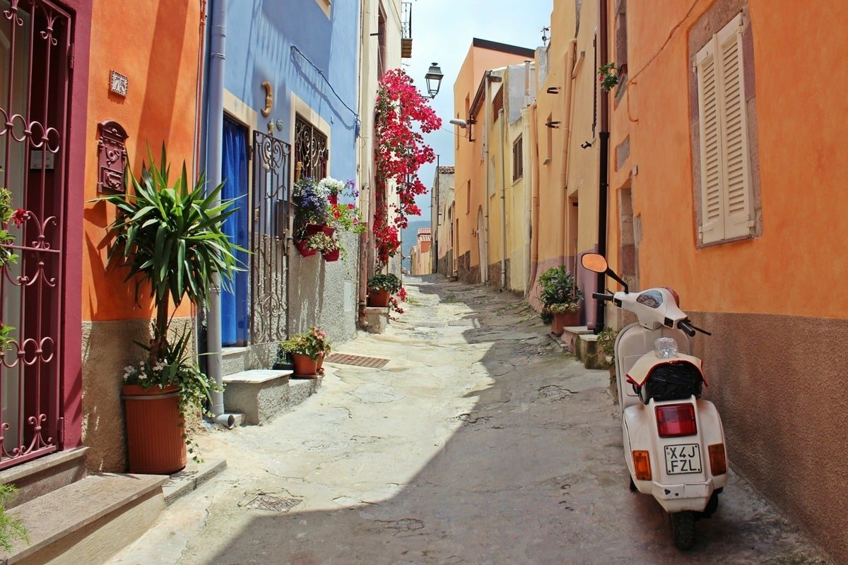 Как уйти из дома. Что делать если сбежал из дома. Школьник сбежал из дома. Что делать если сбежал из дома. Ребенок ушел из дома.