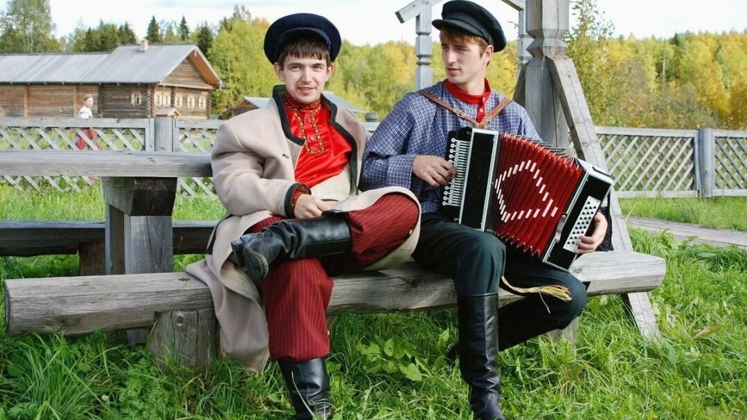 Современные мужчины тоже часто так сидят, но не знают, что это полезно 