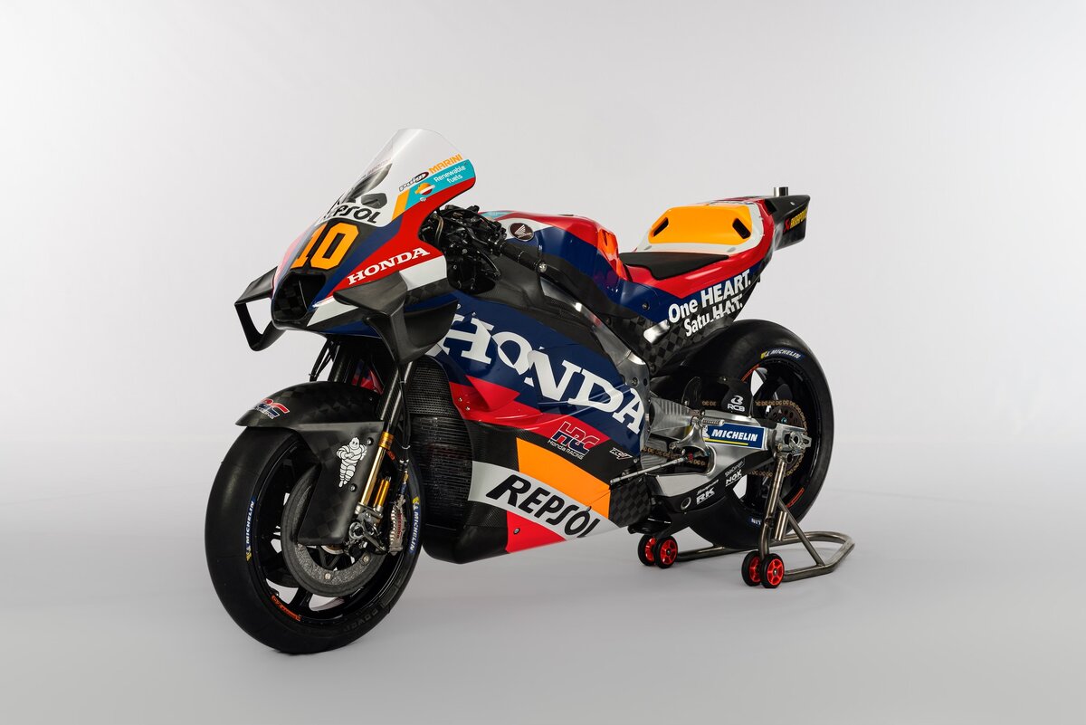 Гоночный байк Лука Марини в ливрее сезона-2024 - Honda RC213V