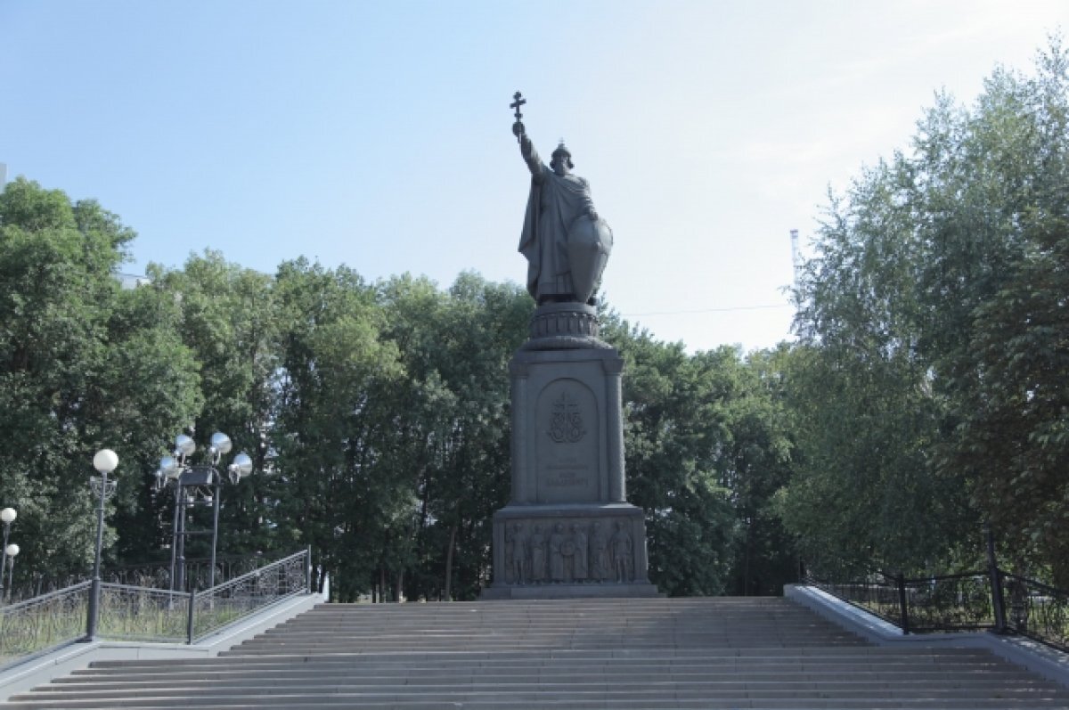    В Белгороде отремонтируют пешеходный мост через проспект Ватутина
