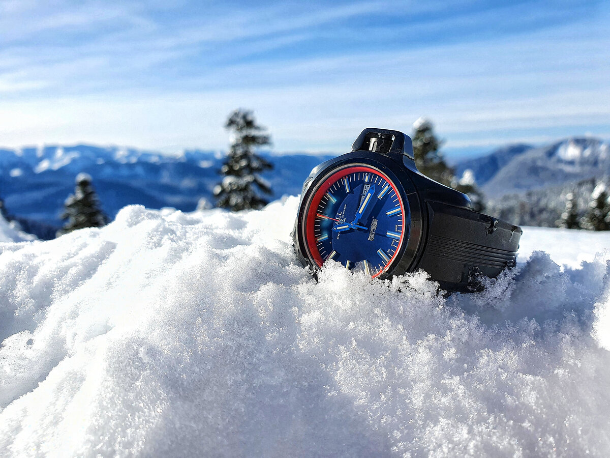 Ball Engineer Hydrocarbon DEVGRU. Источник фото: Garyman Watches