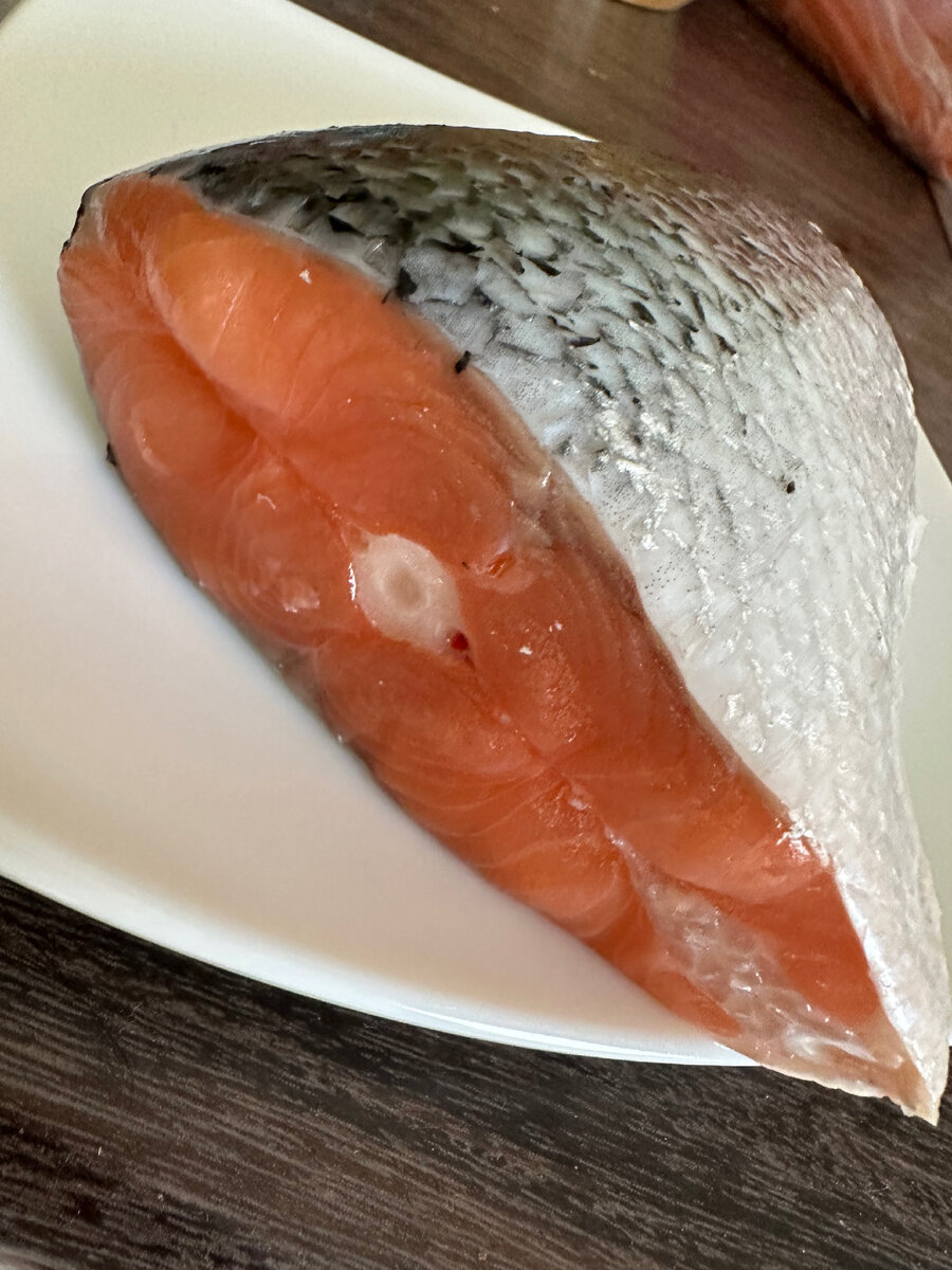 Охлажденная мытая красная рыба