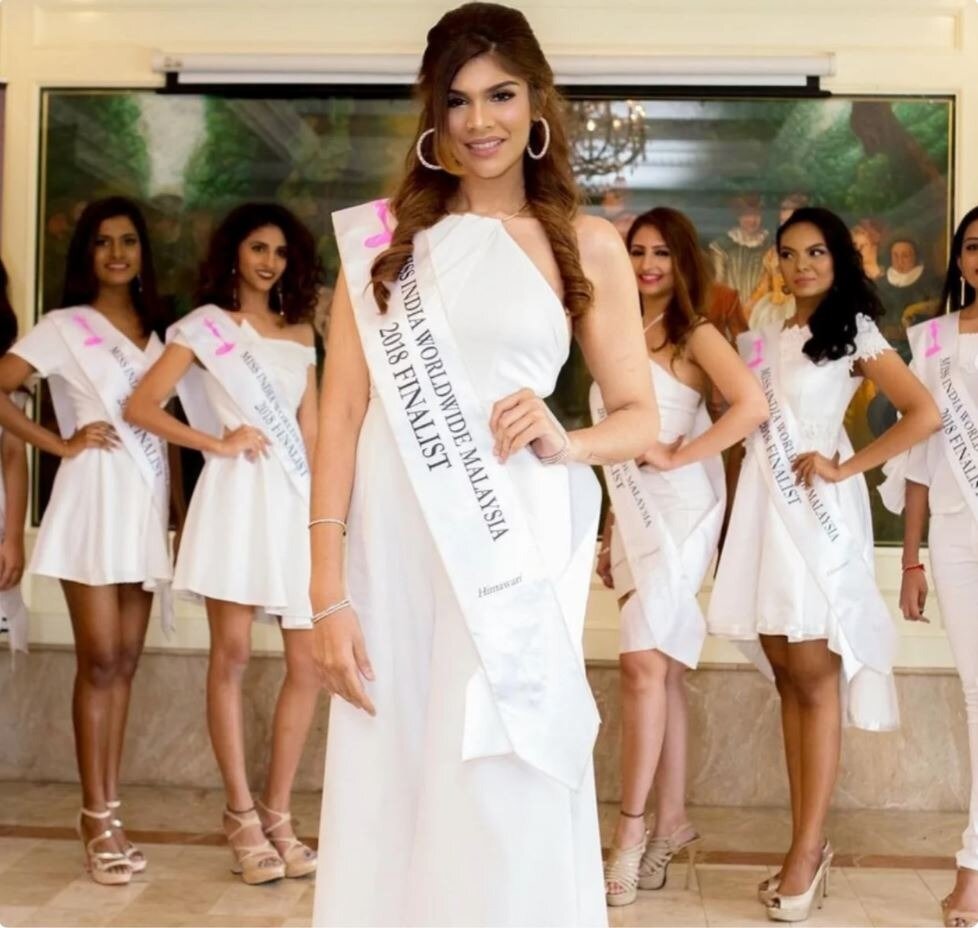 гигантский кот. кот 10 килограмм. самые толстые коты в мире. толстые коты. котик на весах.