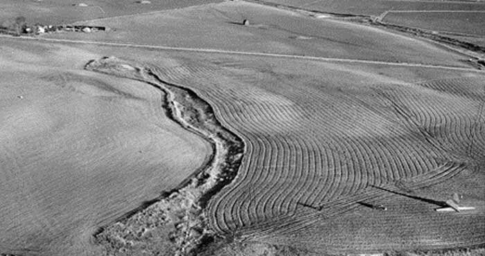 Хвостовая часть самолет, после падения.