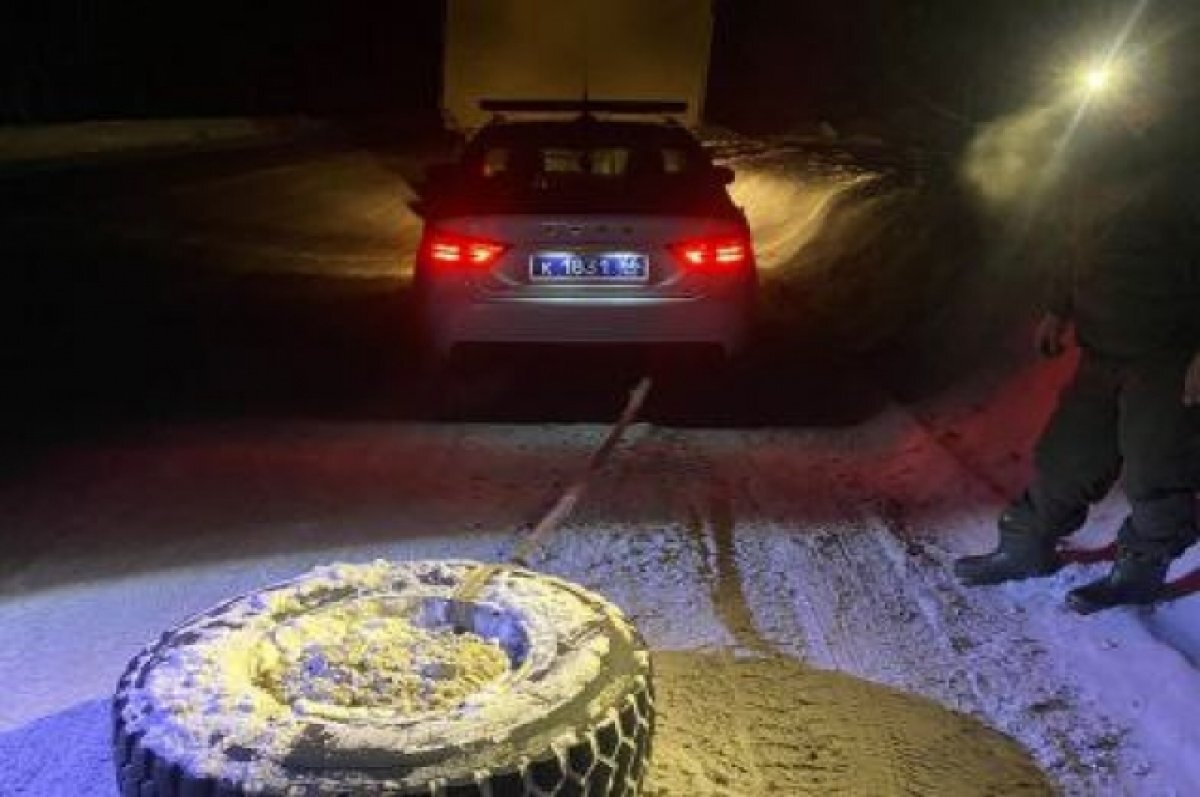   На уральской «трассе смерти» фура потеряла колёса во время движения