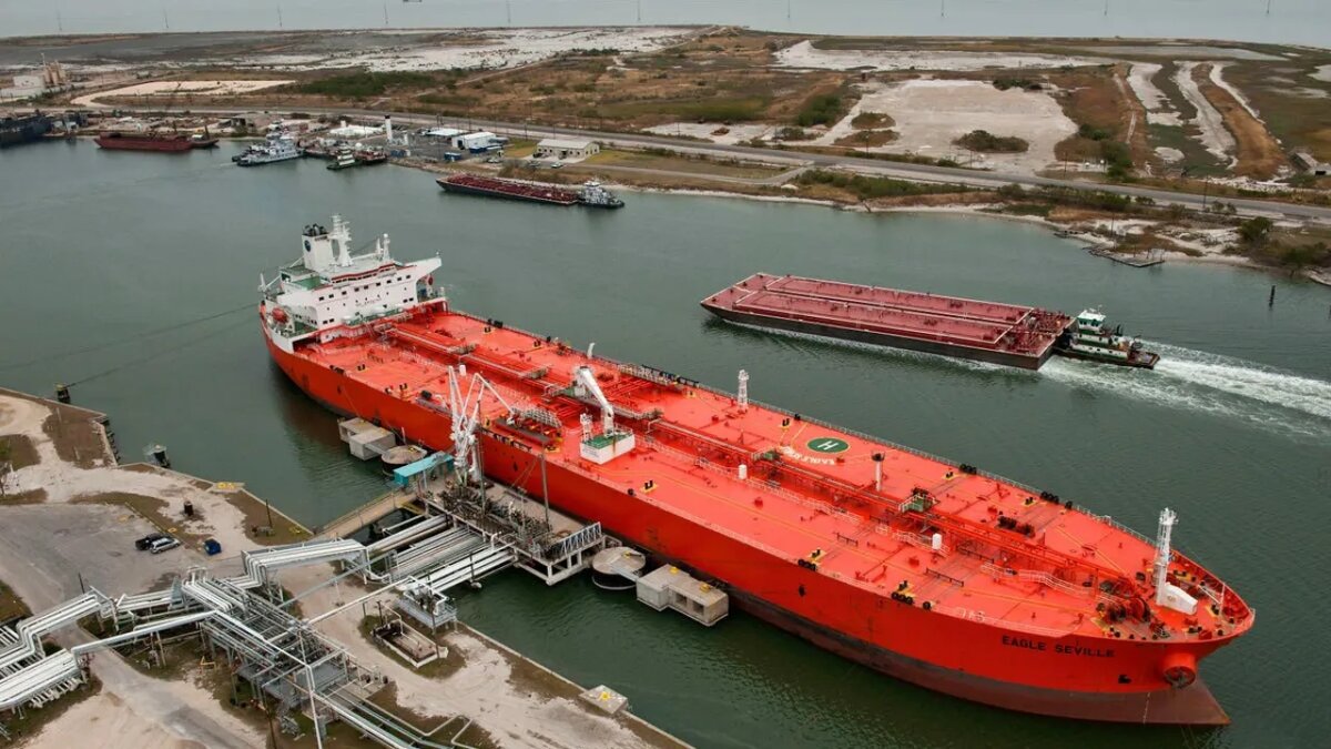    Нефтяной танкер.