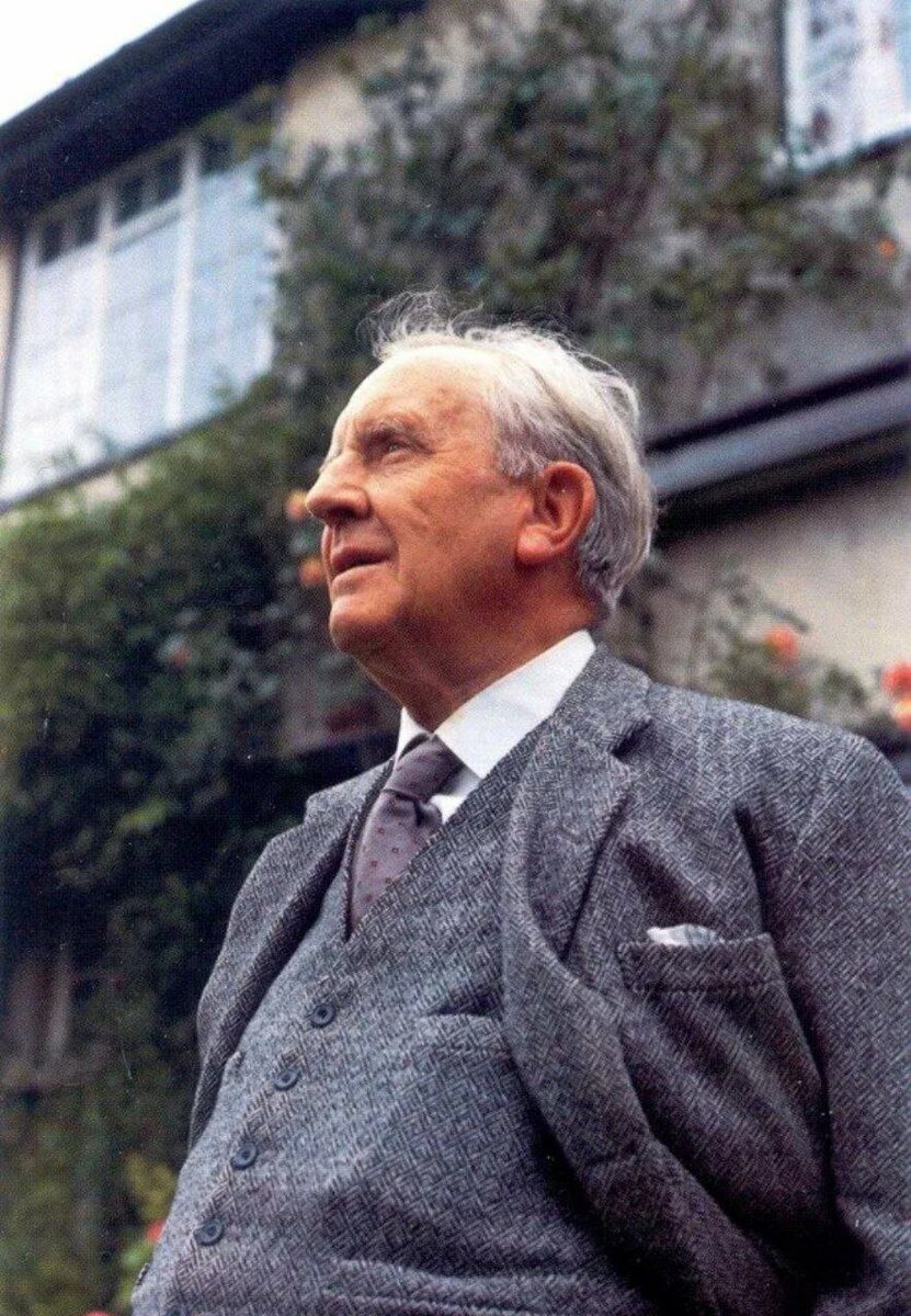 Джон Рональд Руэл Толкин