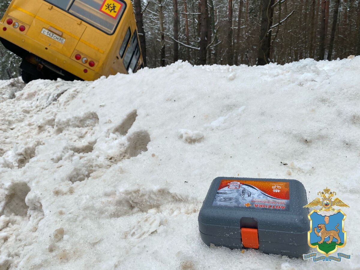 Рядом в лесу было немецкое кладбище, рассказал местный житель.  Фото: пресс-служба МВД