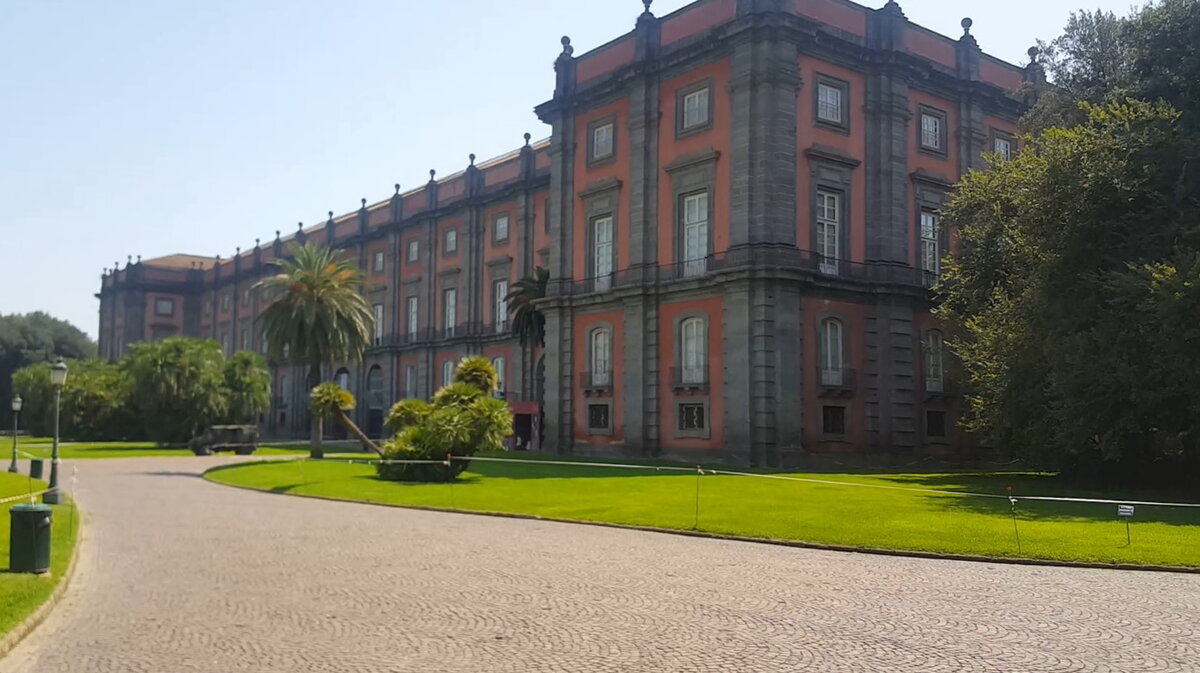 Дворец Каподимонте.