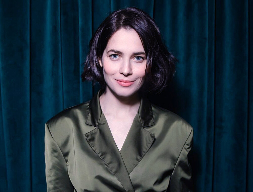 актриса Юлия Снигирь