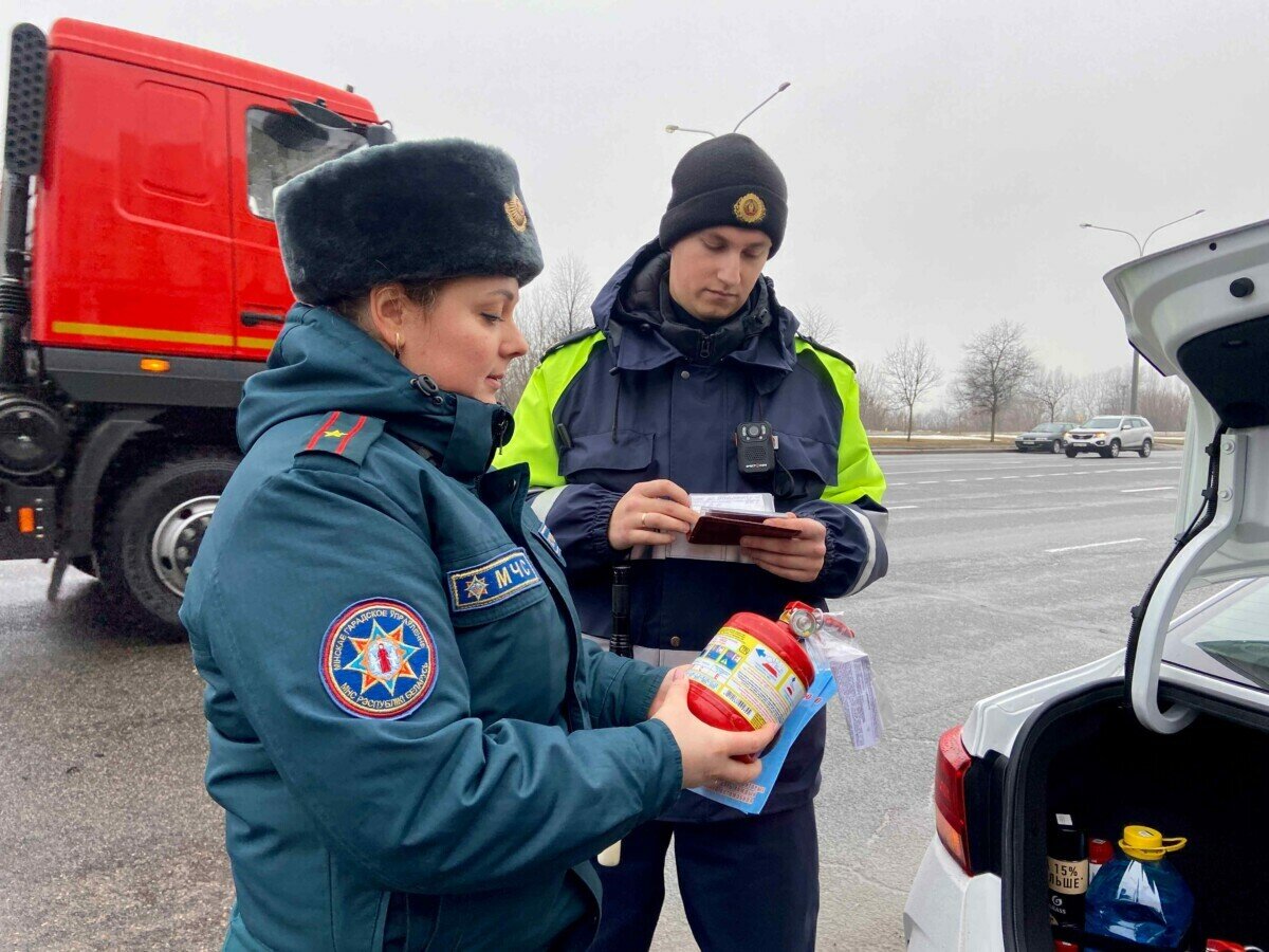 ГАИ в Минске решила провести проверку умений водителей. Что попросили сделать? — Видео