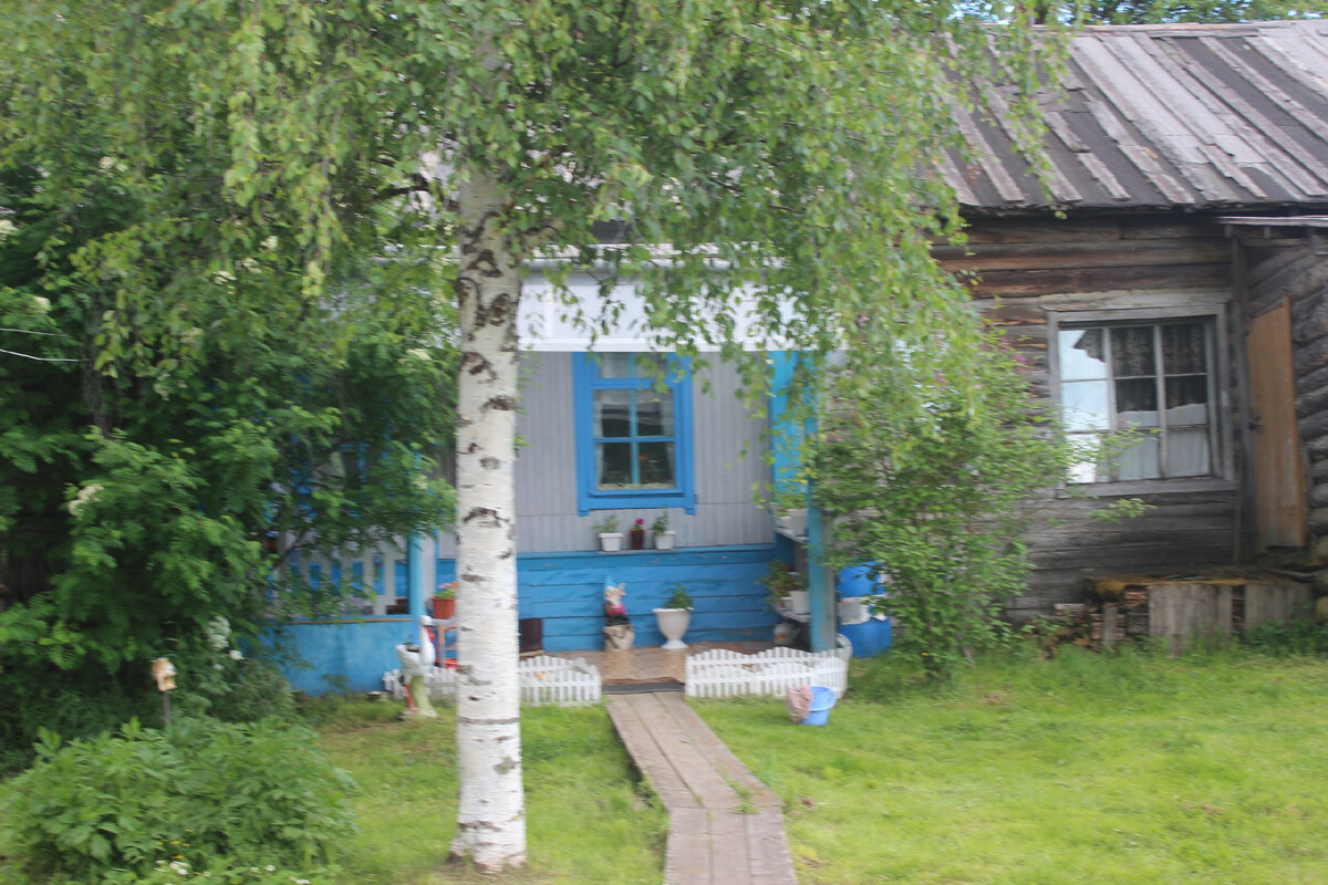 Дом, построенный спецпоселенцами, а ныне это дачное строение супругов Жилиных в Песчанке