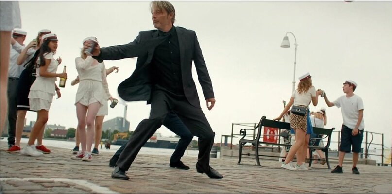 Танцующий мадс миккельсен. Мадс миккельсен танцует. Танец мадса. Мадс миккельсен в молодости в балете. Танец мадса.