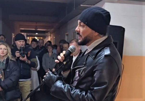 Филипп Бедросович даёт интервью в больнице Горловки. Открытый источник.