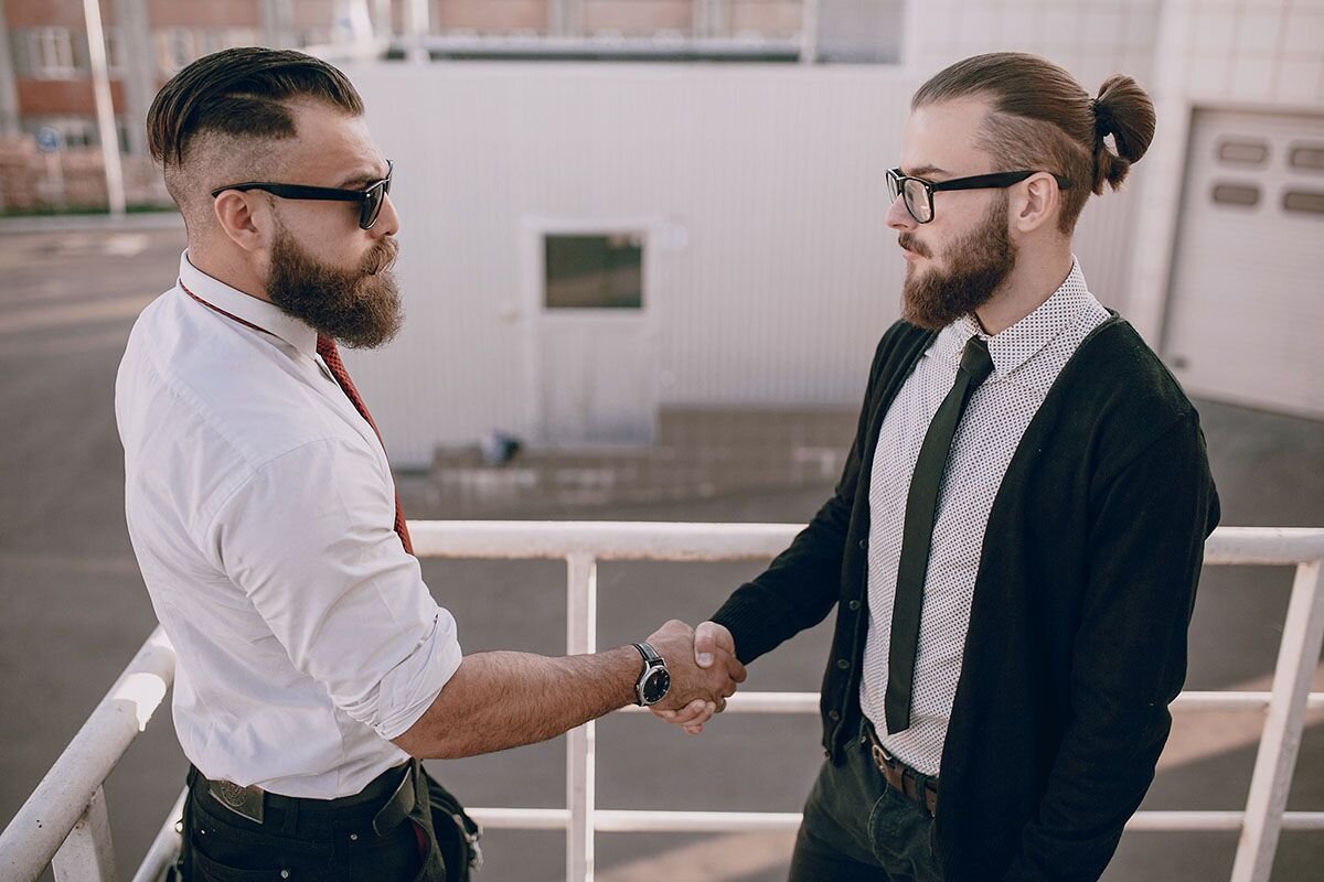 Если долг больше 10 000 рублей, закон требует заключать договор займа📷
