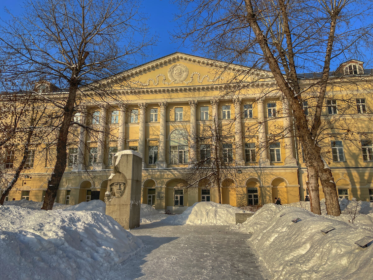 Прогулка по Померанцеву переулку: последний московский адрес Есенина,  особняк Маленкова, дом командира группы «А» КГБ СССР | Пешком по Москве |  Дзен