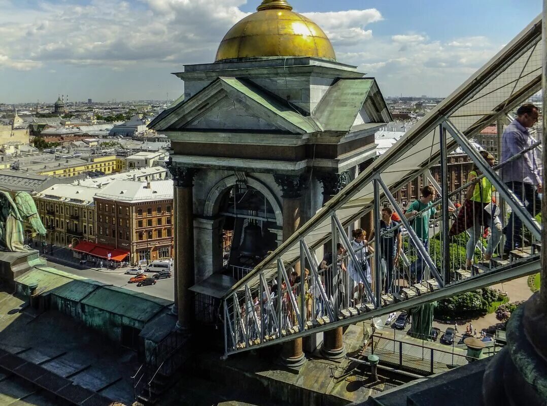 Колоннада в санкт петербурге исаакиевский. Колоннада Исаакиевского собора. СПБ колоннада Исаакиевского собора.