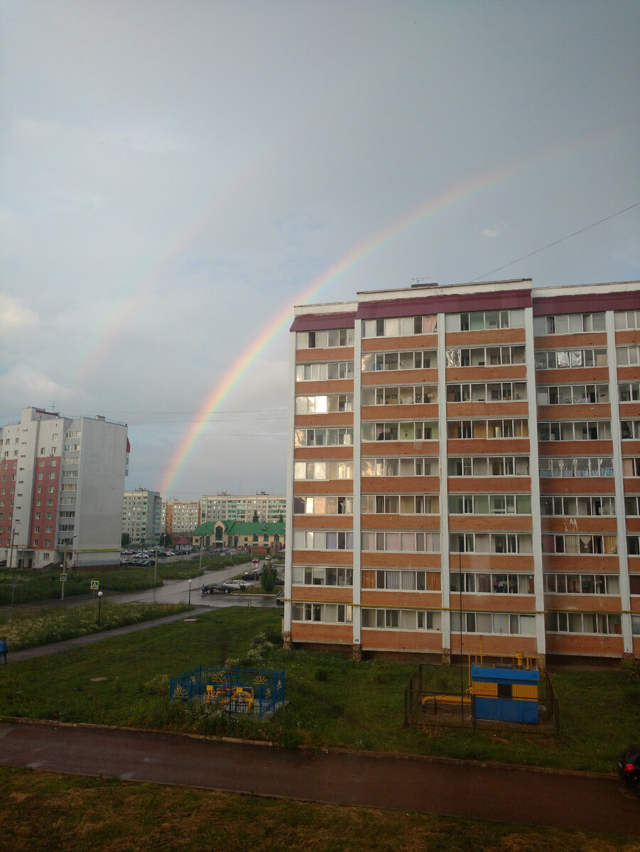 И чего вам не живётся по своим городам? Ну все хорошо же 😂
