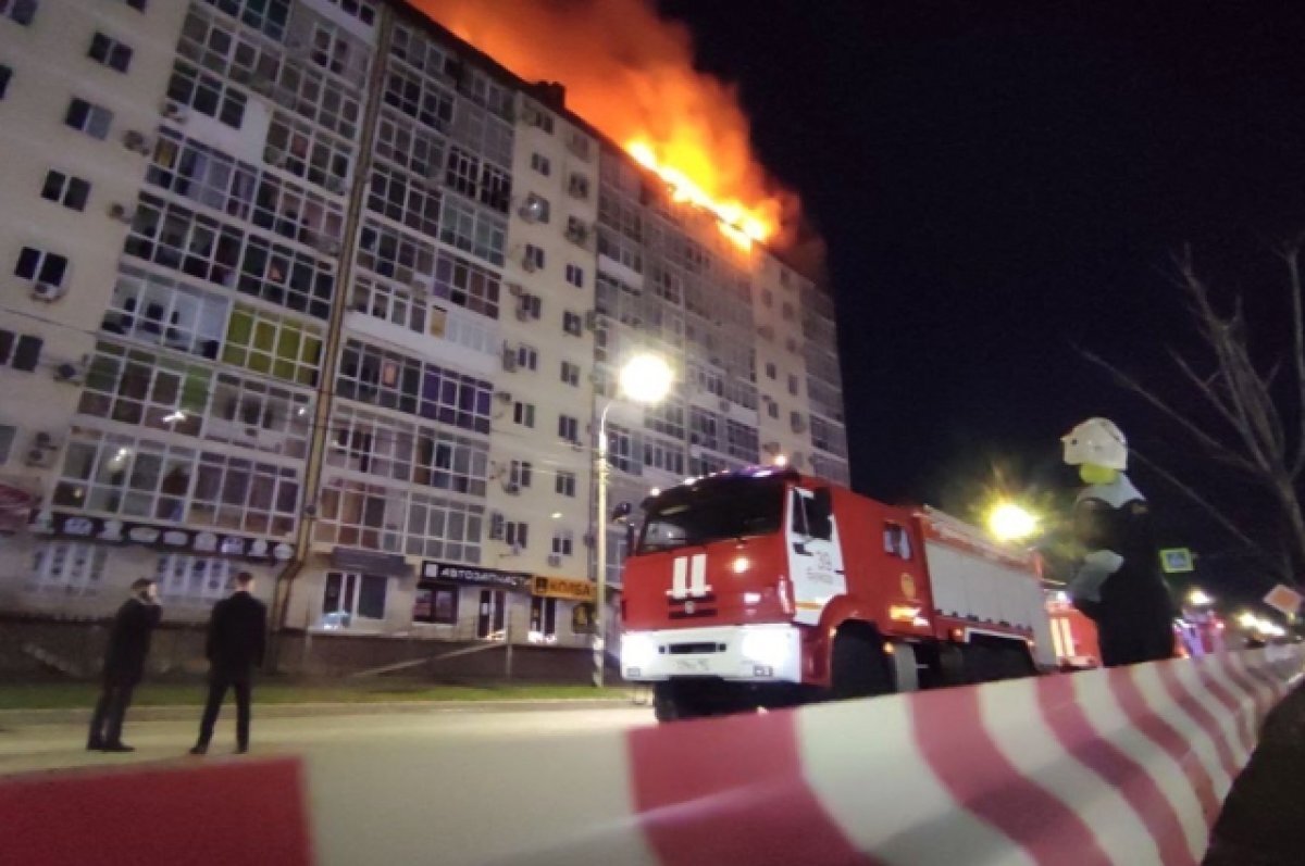    В горящей многоэтажке Анапы горит уже больше 30 квартир