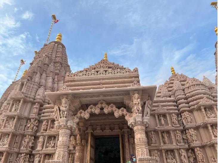 В храме используются термостойкие нано-плитки. Фото: indiatimes.com