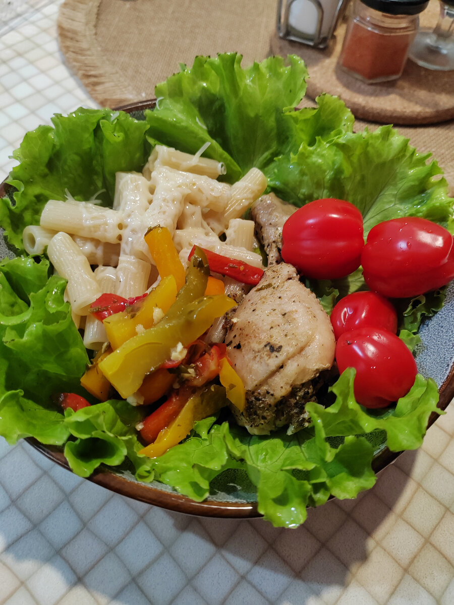 Домашний стол с едой. Диетическая еда. Горячий обед. Breakfast 2 lunch 3 dinner. Breakfast 2 lunch 3 dinner.