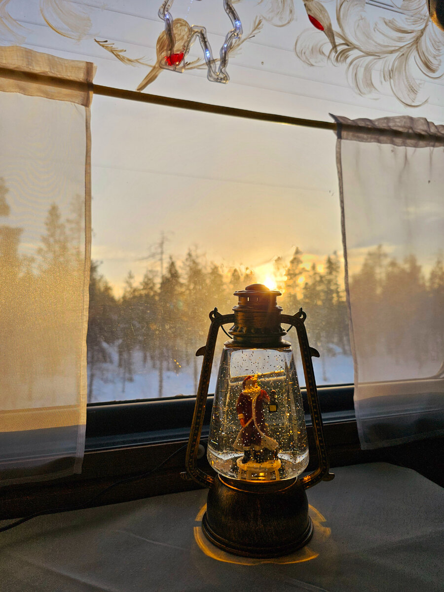 Праздничная атмосфера в поезде Деда Мороза 