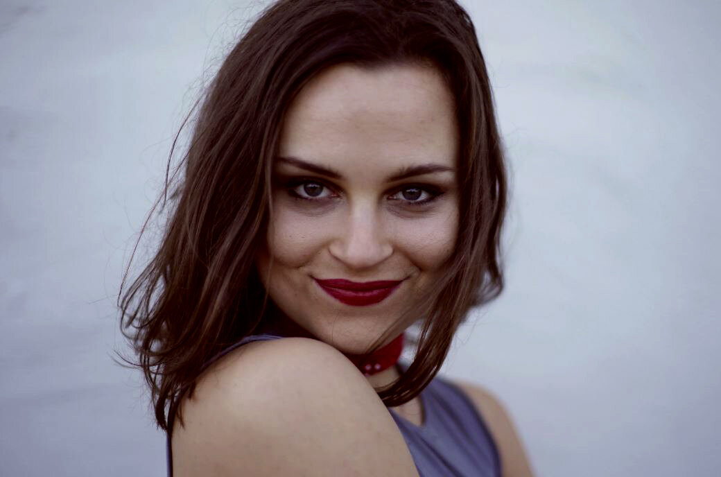 Нарциссы мастера унижать комплиментом