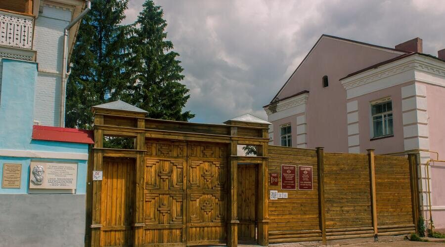    Дом, в котором жил Шишкин Фото: Суркова Галина. Собственная работа, по лицензии CC BY-SA 4.0