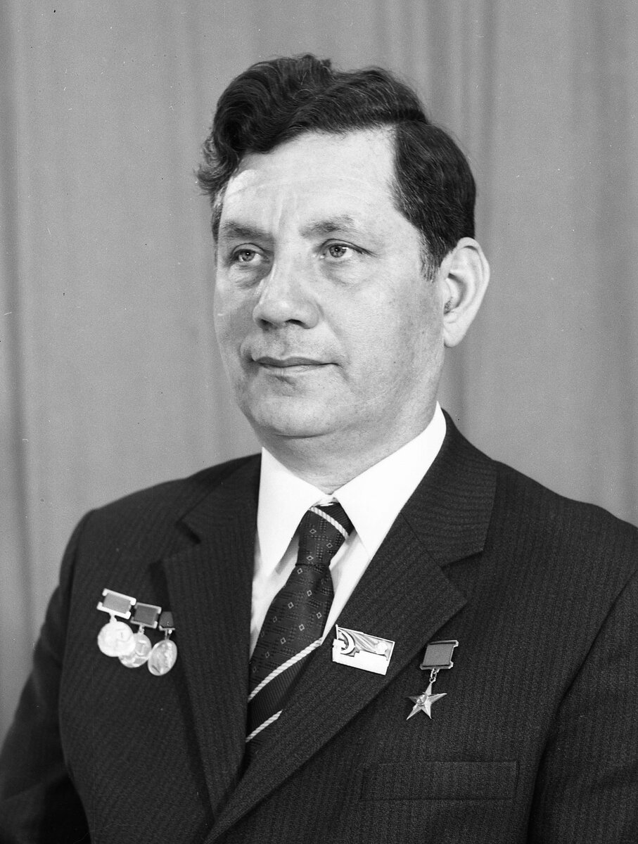 Главный конструктор КБМ Сергей Павлович Непобедимый – ответственный разработчик ПТРК «Штурм»