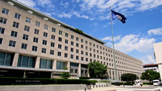    Госдеп США опроверг отказ от предложения России заморозить конфликт на Украине Егор Ильяшов