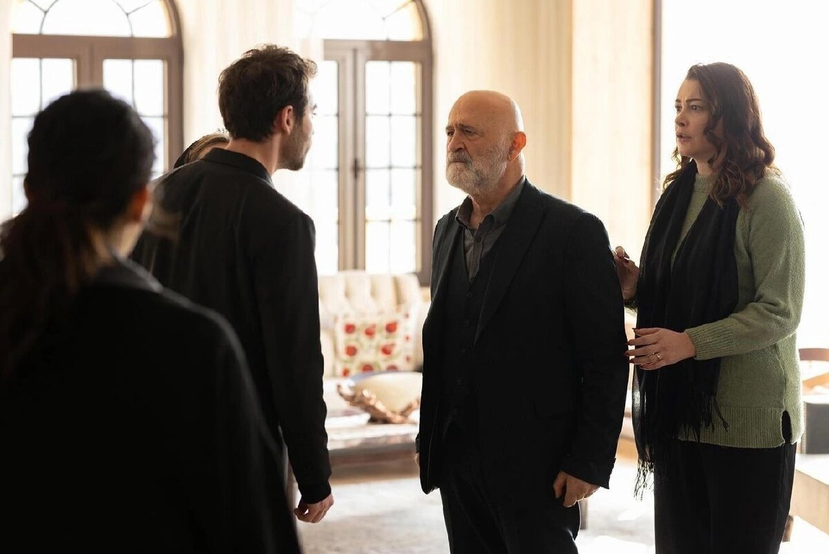 Кадр из сериала "Сапфир". Картинка из Интернета.