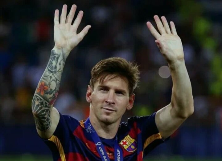 Лионель Месси (родился 24 июня 1987, Росарио, Аргентина) — аргентинский футболист, нападающий и , капитан сборной Аргентины.
Рост: 170 см
Самый богатые в мире футболист номер ( 5 ) 
475 000 000$
