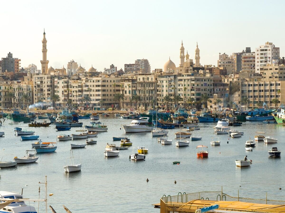    Берег Александрии, Египет© iStock.com / zbruch