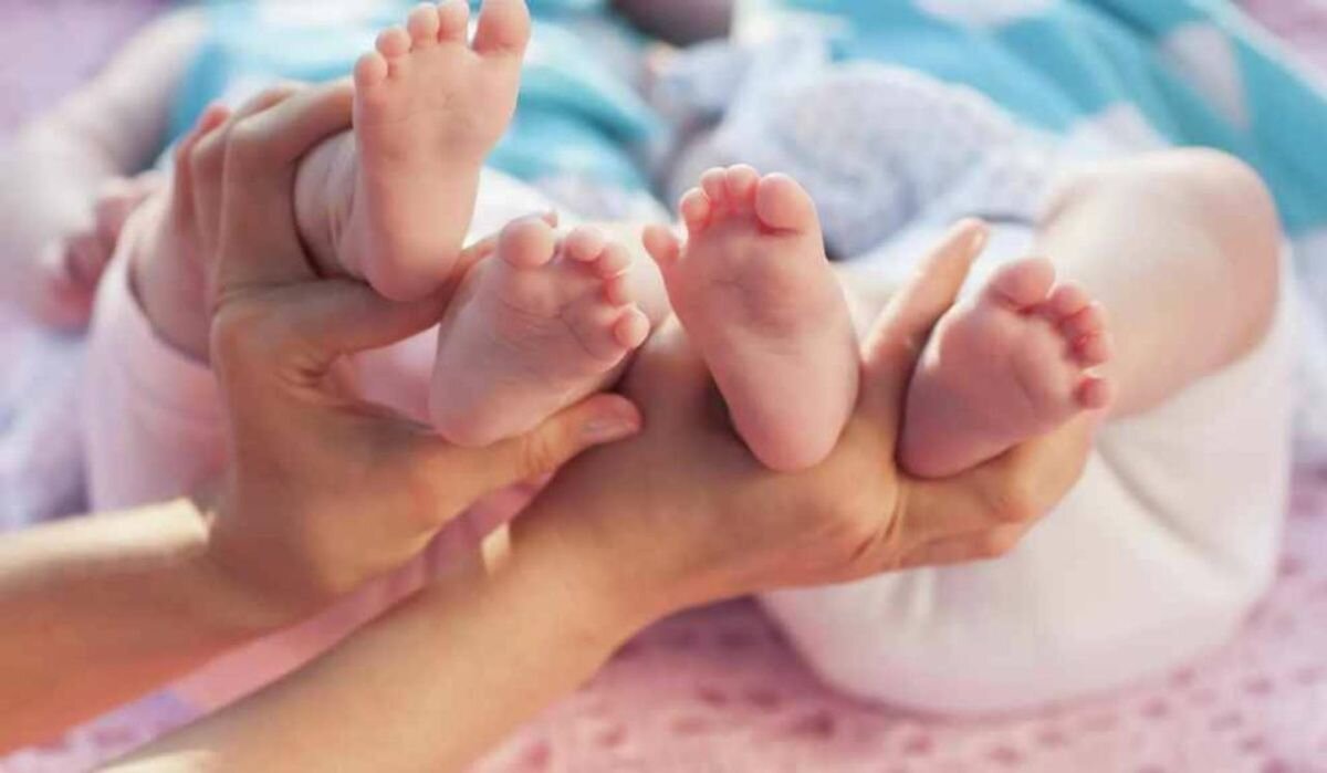     Ножки младенцев. Источник: ria.ru Автор фото: Depositphotos.com / osons163