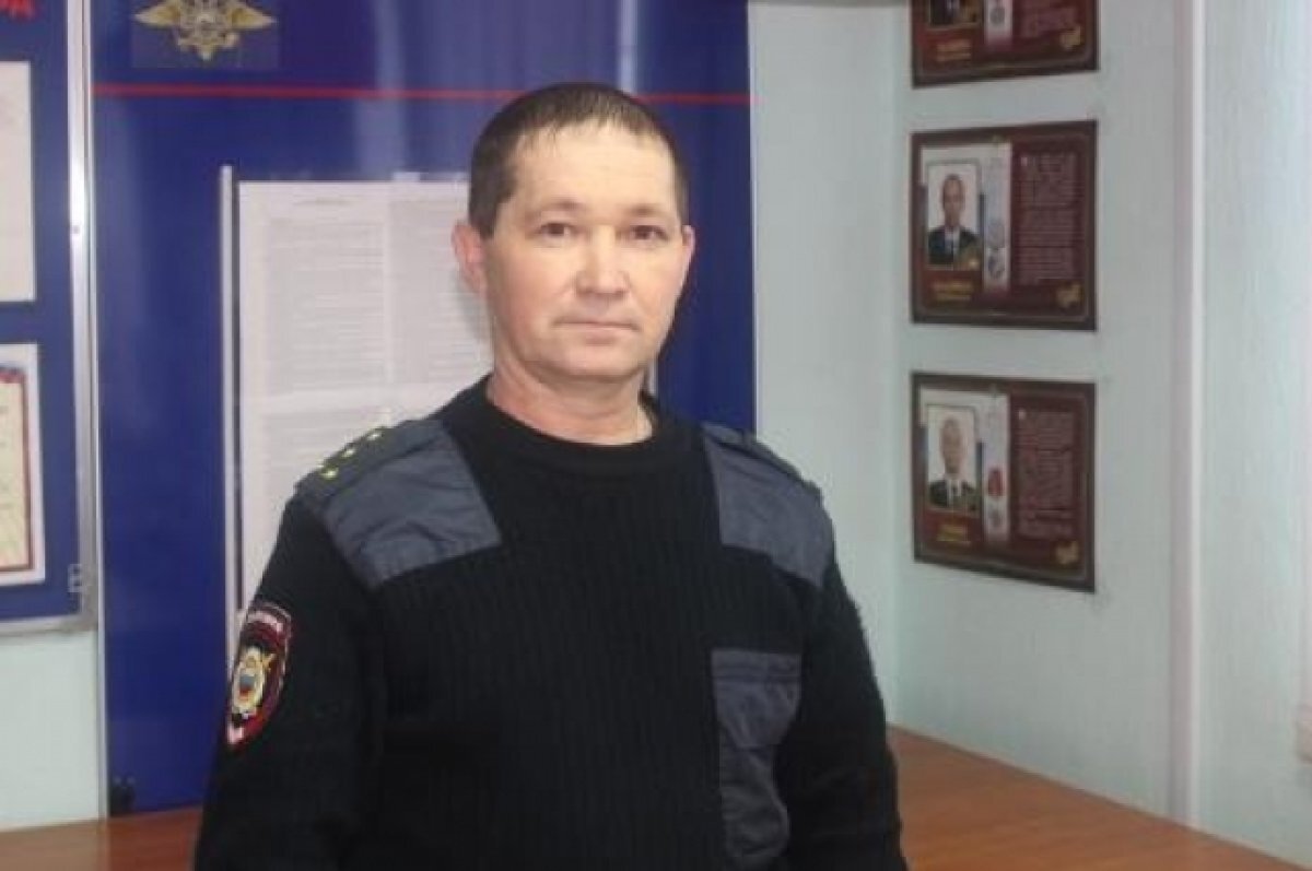    Полицейский спас истекающего кровью мужчину и стал тушить пожар в Прикамье