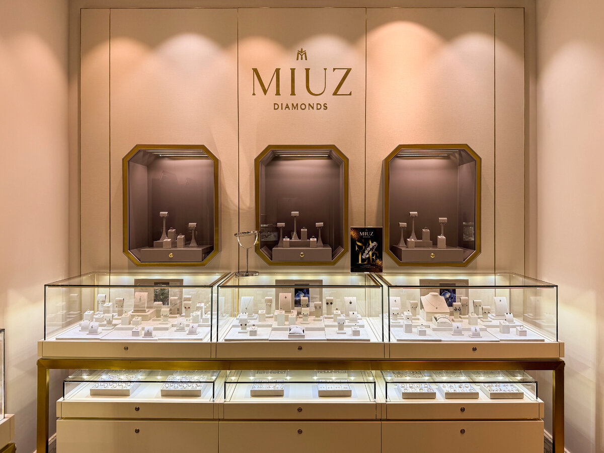 Флагманский магазин ювелирного дома MIUZ Diamonds в ГУМе 