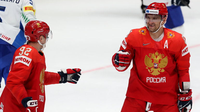   Евгений Кузнецов и Александр Овечкин. photo.khl.ru